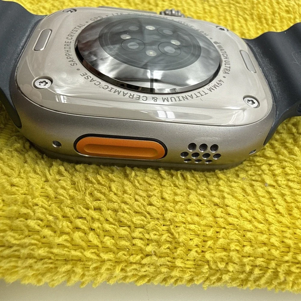 Apple Watch Ultra 1st Gen 49mm GPS + Cellular Titanium 32GB Ocean Band Good